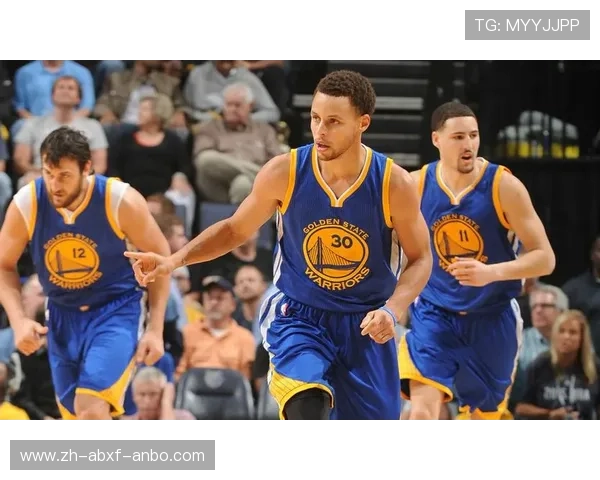 NBA勇士队高清图片合集:赛场瞬间与经典时刻 NBA勇士队高清图片合集:赛场瞬间与经典时刻